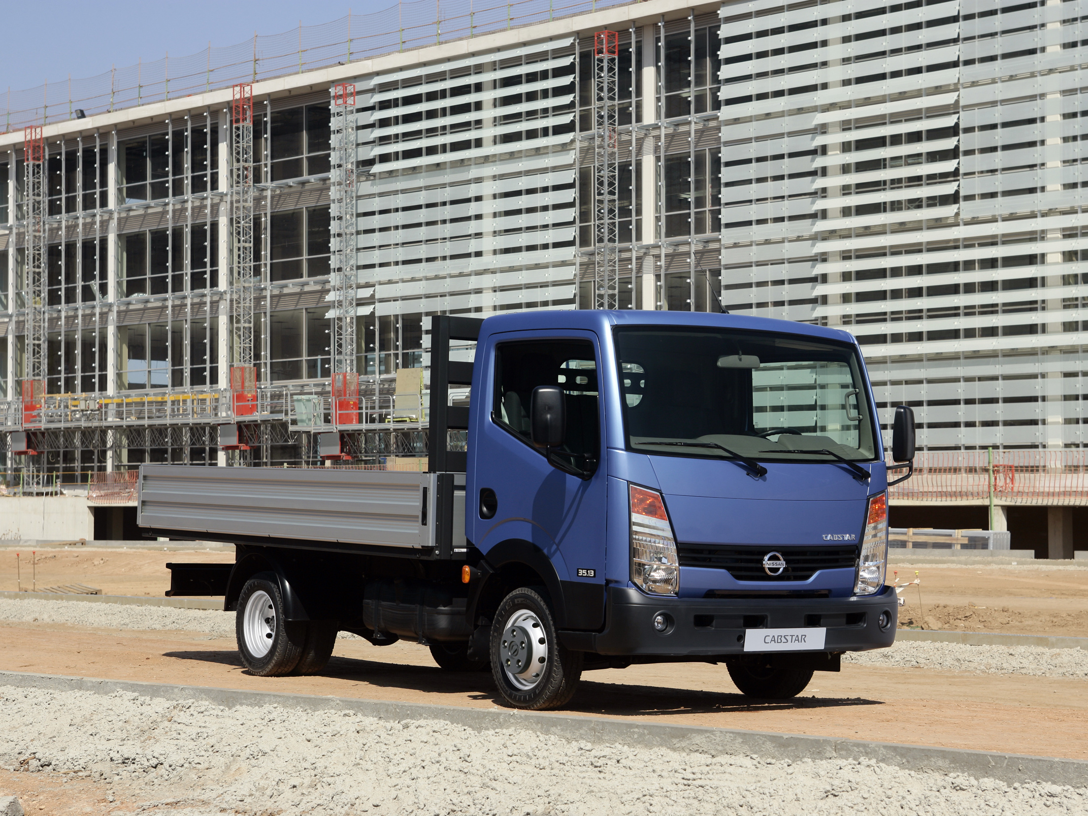 Ниссан кабстар. Nissan Cabstar f24. Nissan Cabstar 2014. Nissan Cabstar 3. Фургон Ниссан Кабстар.